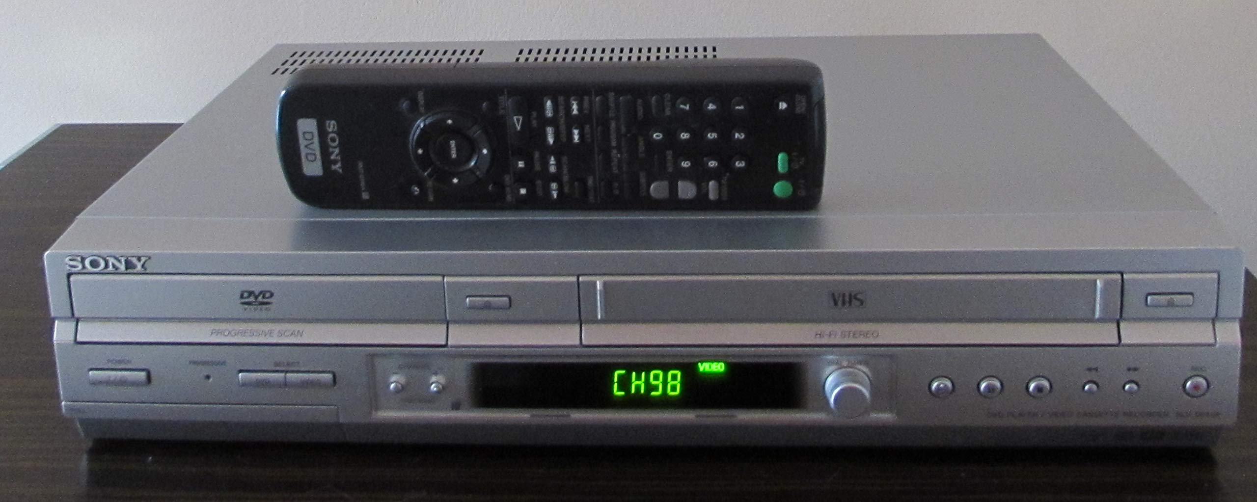 Sony SLV-D550P DVD/VCR Combo : Amazon.ca: Electronics